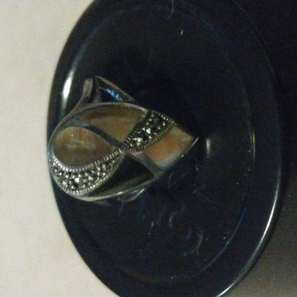 Beautiful Sterling Silver .925 Ring Size 5 - Picture 2 of 7